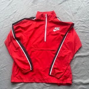 Nikes men’s lightweight windbreaker